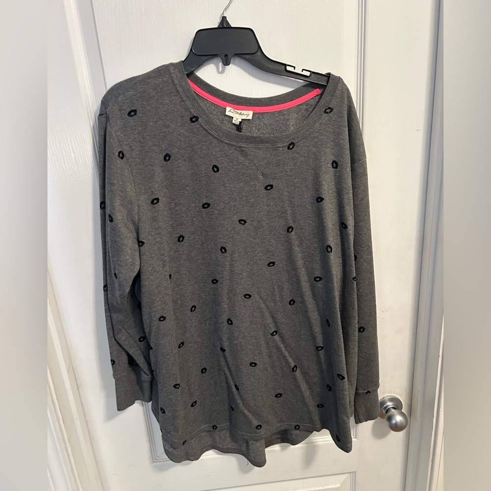Plus Size grey and black sweater shirt size 2X NWT